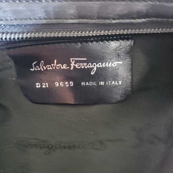 SOLD - Vintage Salvatore Ferragamo Shoulder Baguette Vara Bag with Metal Links - Picture 9 of 13
